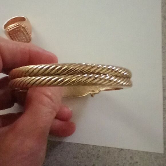 Vintage Goldtone And Rhinestone Hinged Cuff Bracelet And Matching Ring. 8.75 - Picture 7 of 13